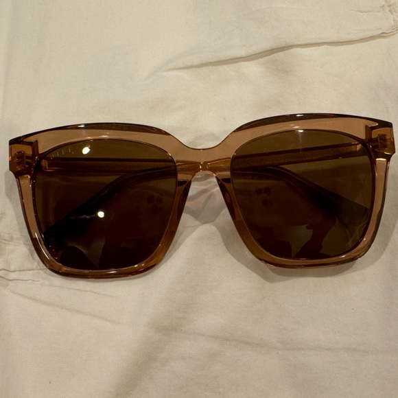 DIFF Eyewear BELLA Polarized Sunglasses in Café Ole Brown - Picture 6 of 11